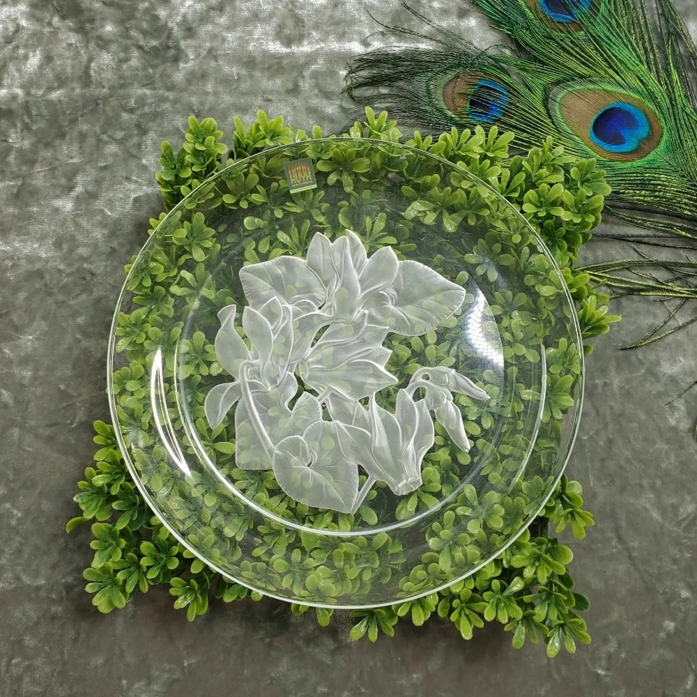 Crystal‎ Hoya Vintage Engraved Floral Plate
